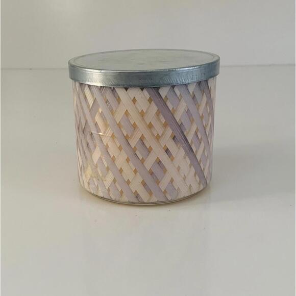 Bath & Body Works White Barn Palo Santo Vanilla 14.5 oz 3 wick Candle flawed - Picture 4 of 5